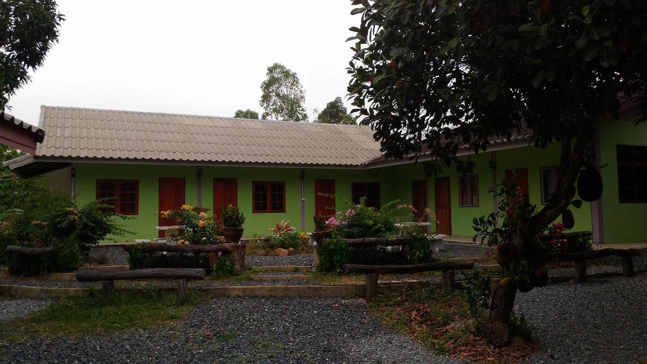 Areeya Resort Watthana Nakhon Exterior photo