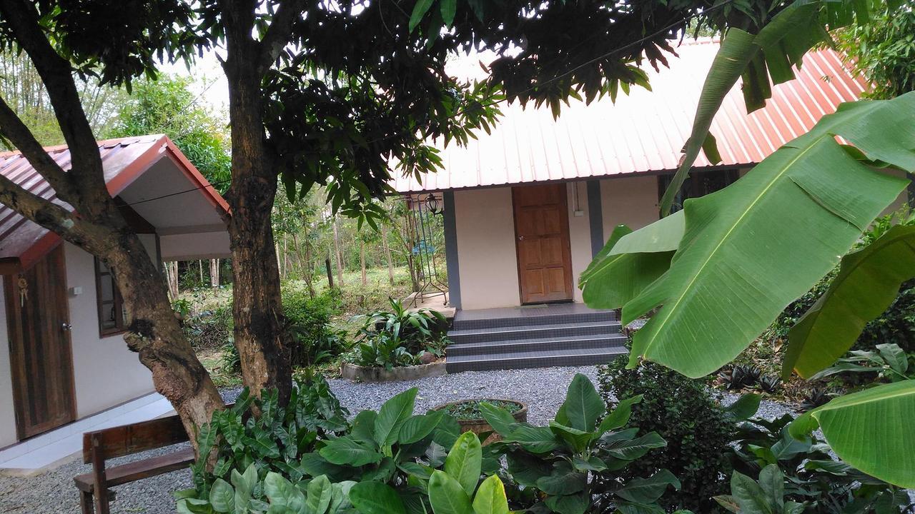 Areeya Resort Watthana Nakhon Exterior photo
